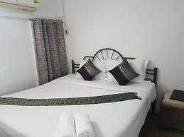 Chaam Guesthouse
