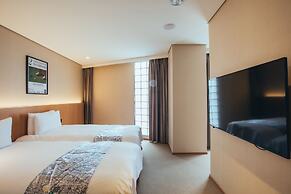 Mega Hotel