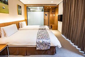 Mega Hotel