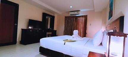 Rayong Lanna Hotel
