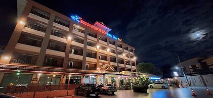 Rayong Lanna Hotel