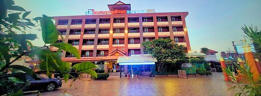 Rayong Lanna Hotel