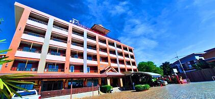 Rayong Lanna Hotel