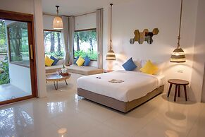 Issara Beach Resort