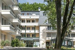 Home Médicis Les Petites Roches