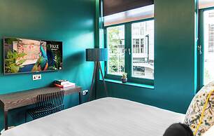 Hux Hotel