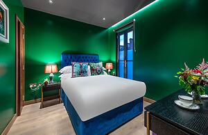 Hux Hotel