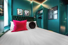 Hux Hotel