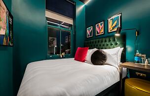 Hux Hotel
