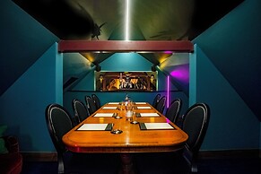 Hux Hotel