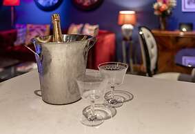 Hux Hotel