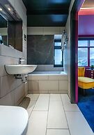 Hux Hotel