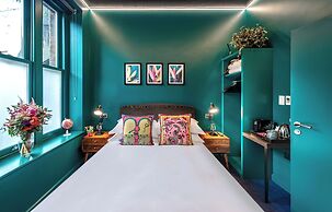 Hux Hotel