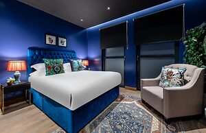Hux Hotel
