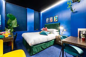 Hux Hotel