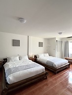 Nautical Home & Seashell House B&B