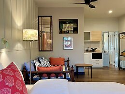 Nautical Home & Seashell House B&B