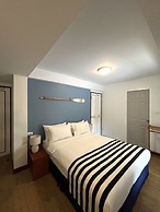 Nautical Home & Seashell House B&B