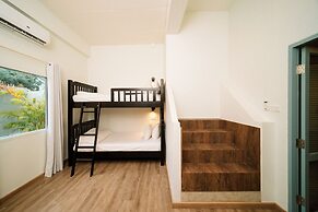 Nautical Home & Seashell House B&B