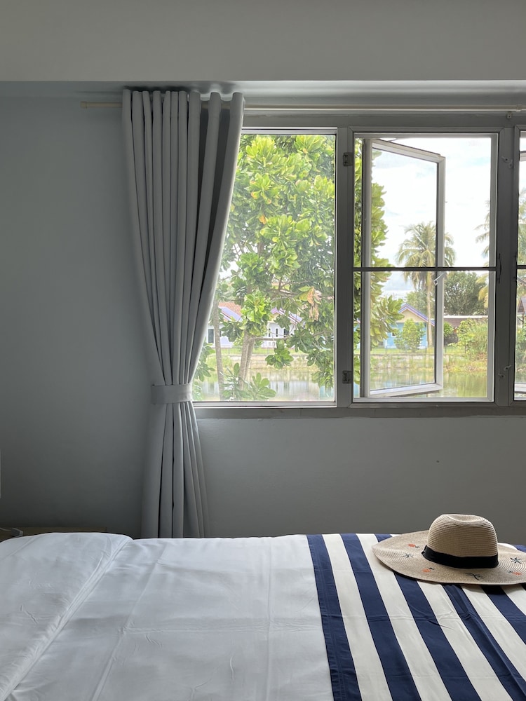 Nautical Home & Seashell House B&B