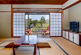 NARA Visitor Center & Inn