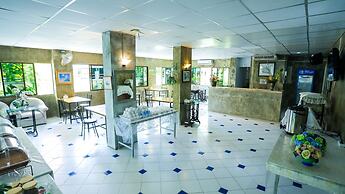 Central Place Hotel