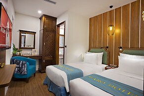 Maro Hotel