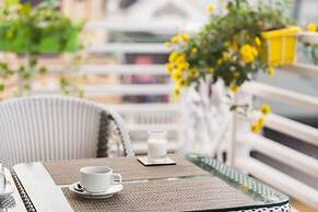 Maro Hotel