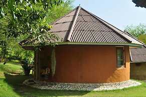 Baandin Huaiphung Resort