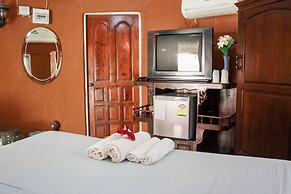 Baandin Huaiphung Resort