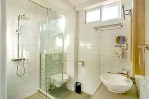 Q-Inn Boutique Hotel