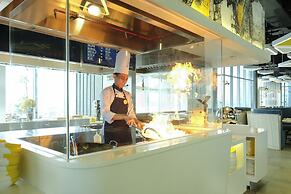 YELLO Hotel Harmoni Jakarta