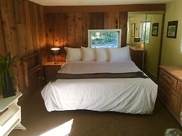 Lakeshore on Salt Spring