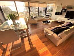 Stylish Ocean View Private Apartment