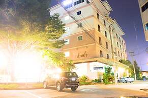 Ban Bua Resort & Hotel