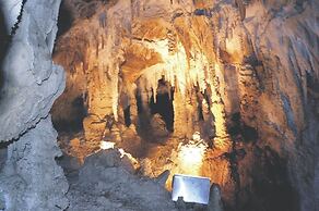 Golden Caves - Bed & Breakfast