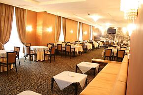 Hotel Crystal