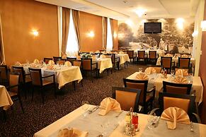 Hotel Crystal