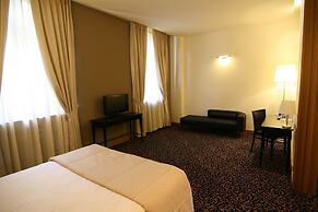 Hotel Crystal