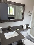 Advance Inn