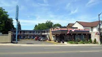 Advance Inn