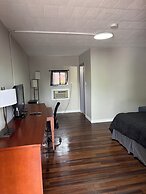 Advance Inn