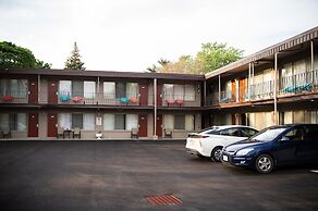 Advance Inn