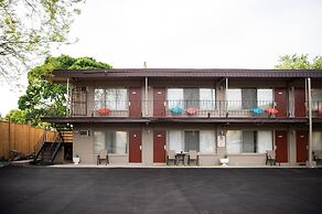 Advance Inn