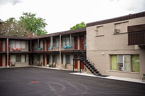 Advance Inn