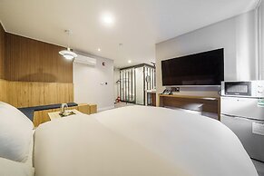 Restia Stay Suwon Station
