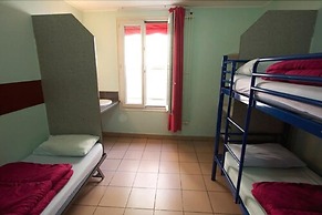 Auberge Internationale des Jeunes - Hostel