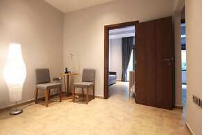 Meni Apartments Hotel