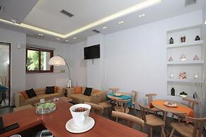 Meni Apartments Hotel