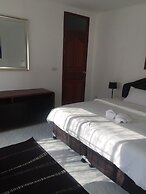 Lyndale Lodge